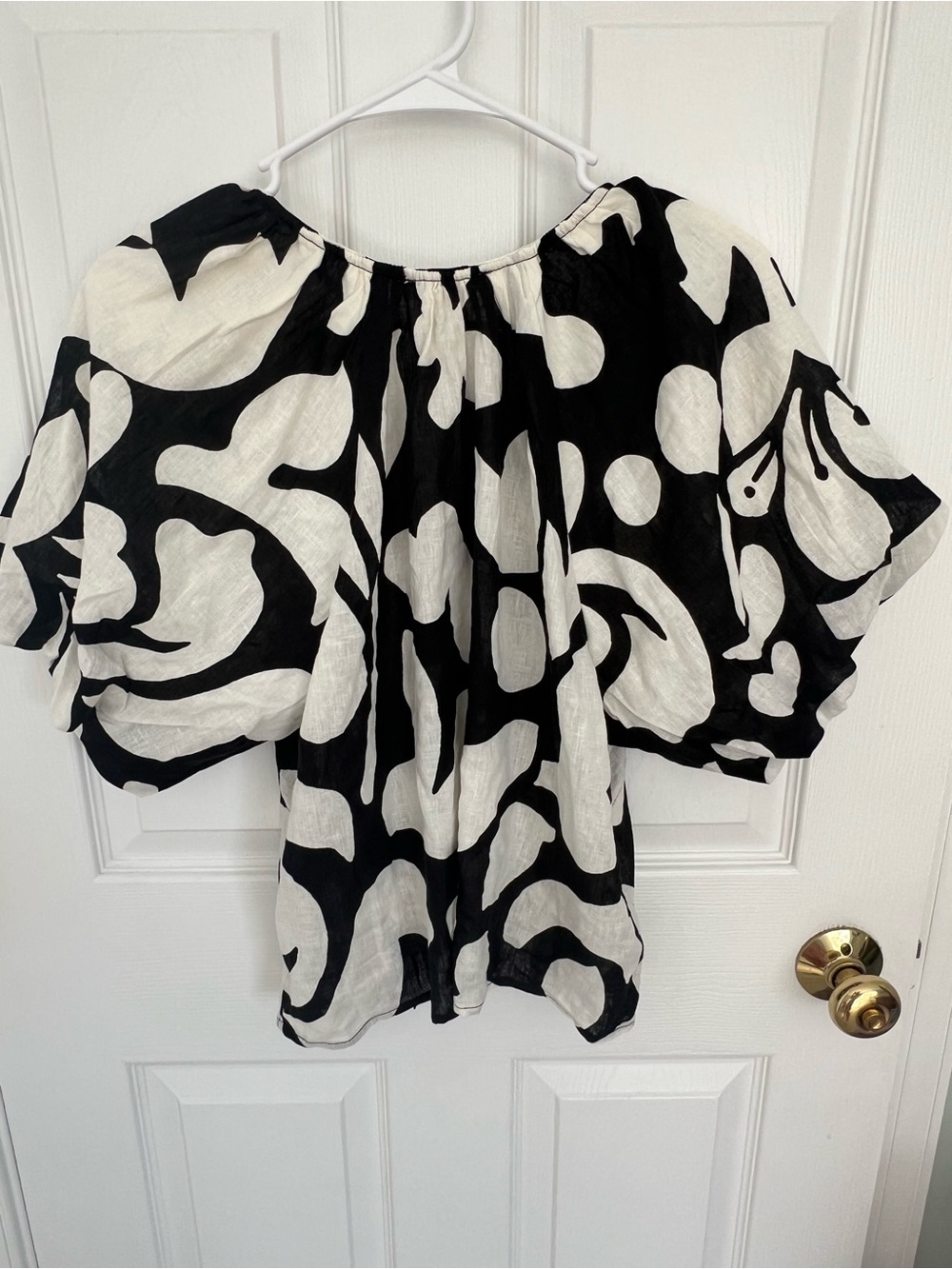 Christian Siriano Black and White Tie-Front Flutter Sleeve Blouse - Picture 4 of 6